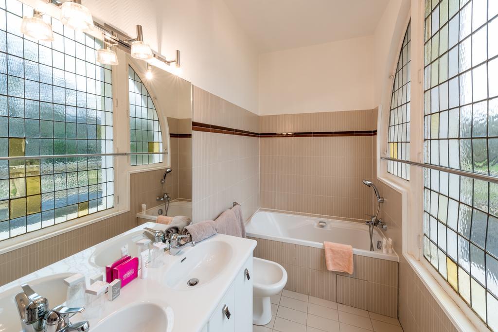 Domaine Des Sequoias - Les Collectionneurs Hotel Ruy-Montceau Eksteriør billede