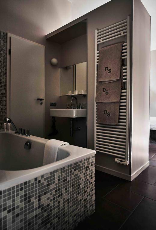 Domaine Des Sequoias - Les Collectionneurs Hotel Ruy-Montceau Eksteriør billede